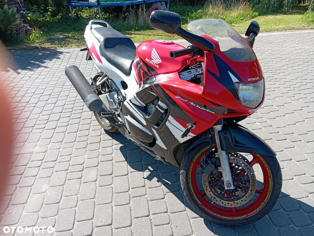 Honda CBR - 1