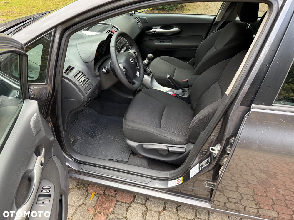 Toyota Auris 1.33 VVT-i Active - 8