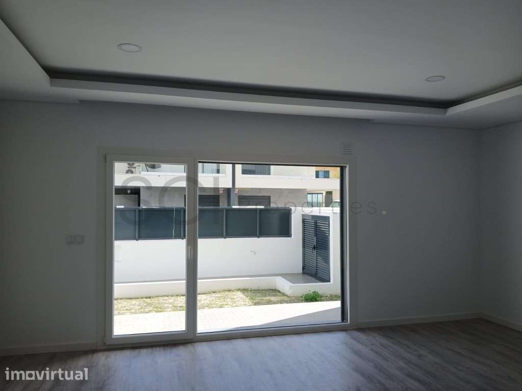 Moradia Duplex T3+1, Fernão Ferro com churrasqueira e pérgula - Grande imagem: 5/22