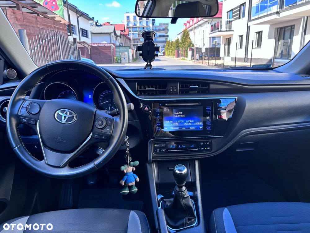 Toyota Auris 1.6 Premium - 8