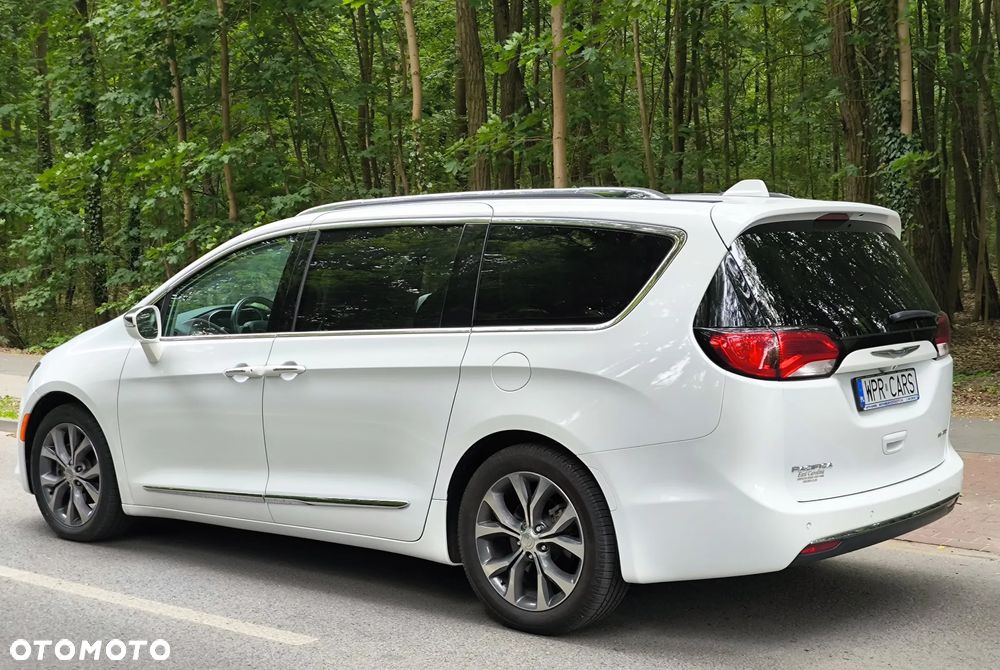 Chrysler Pacifica - 3