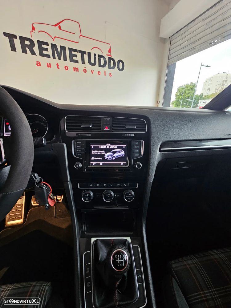 VW Golf GTI Performance BlueMotion - 19