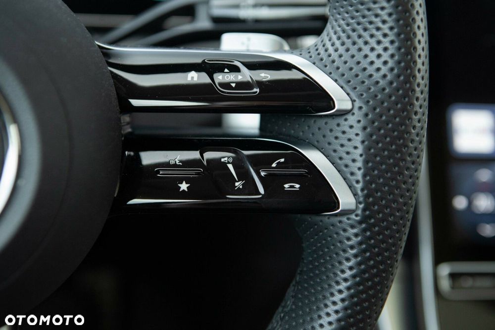 Mercedes-Benz GLC - 21