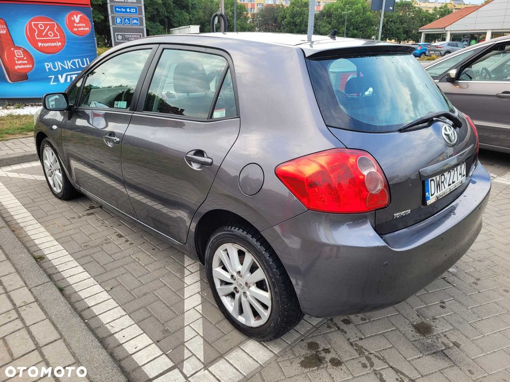 Toyota Auris - 2