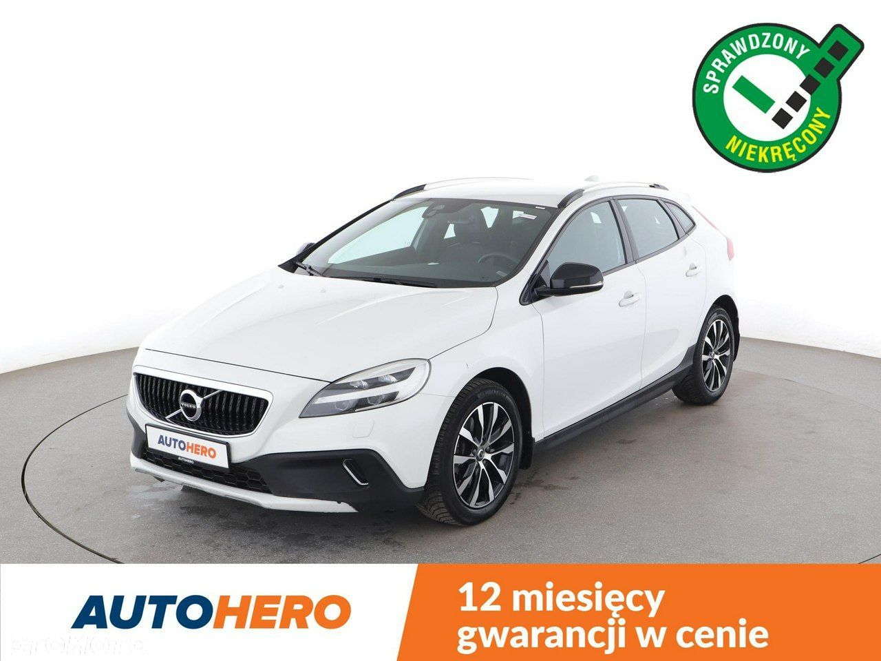 Volvo V40 Cross Country T3 Drive-E Momentum - 1