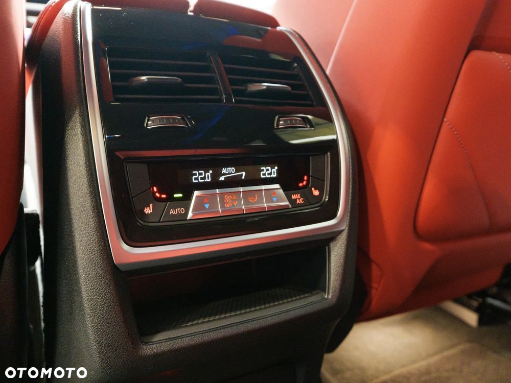 BMW XM PHEV sport - 38