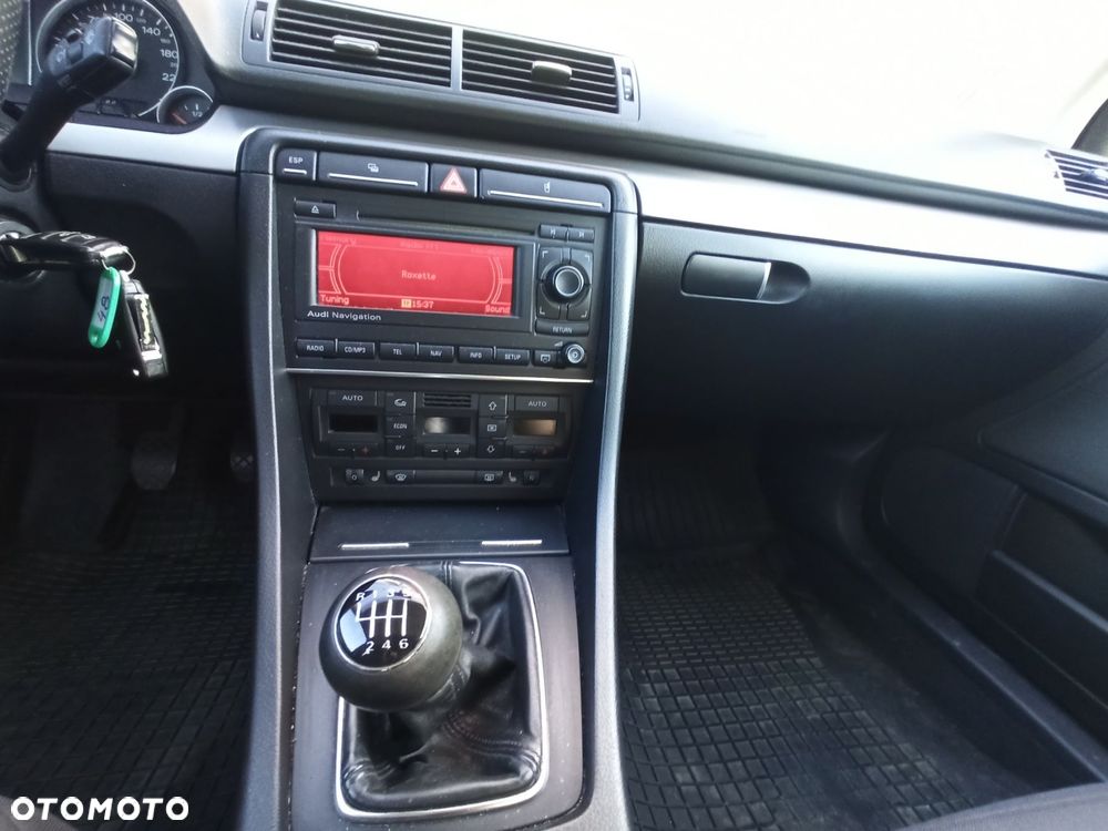 Audi A4 Limousine - 14