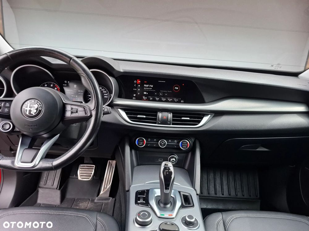 Alfa Romeo Stelvio 2.0 Turbo Sprint Q4 - 12