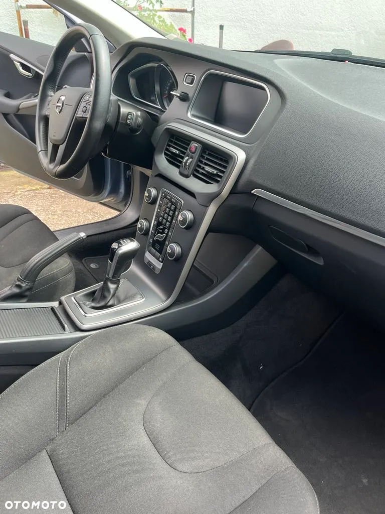 Volvo V40 T2 - 16
