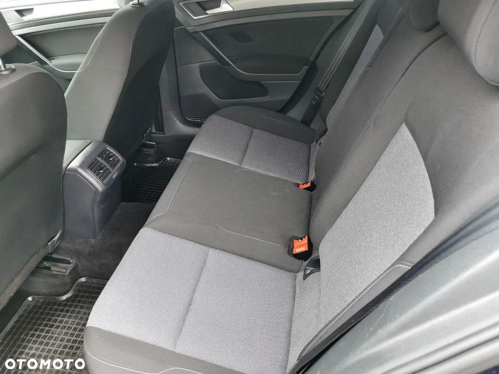 Volkswagen Golf - 15
