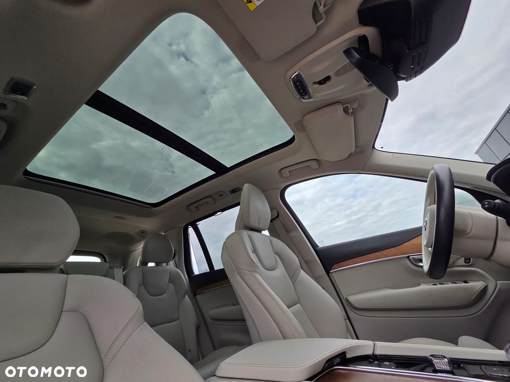 Volvo XC 90 - 36