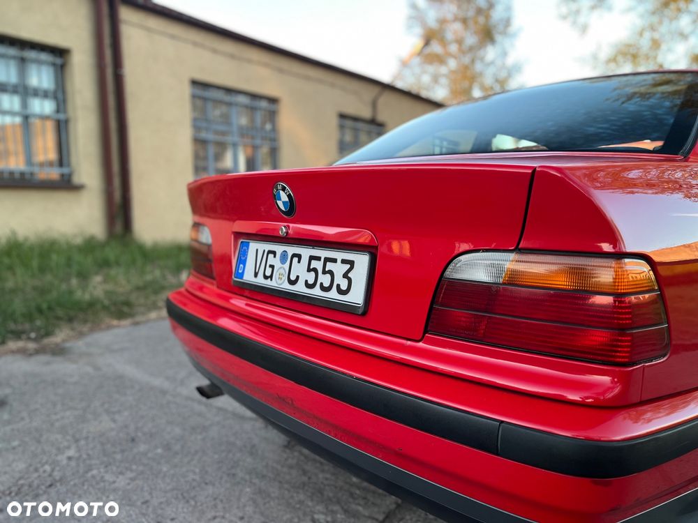BMW Seria 3 316i - 12