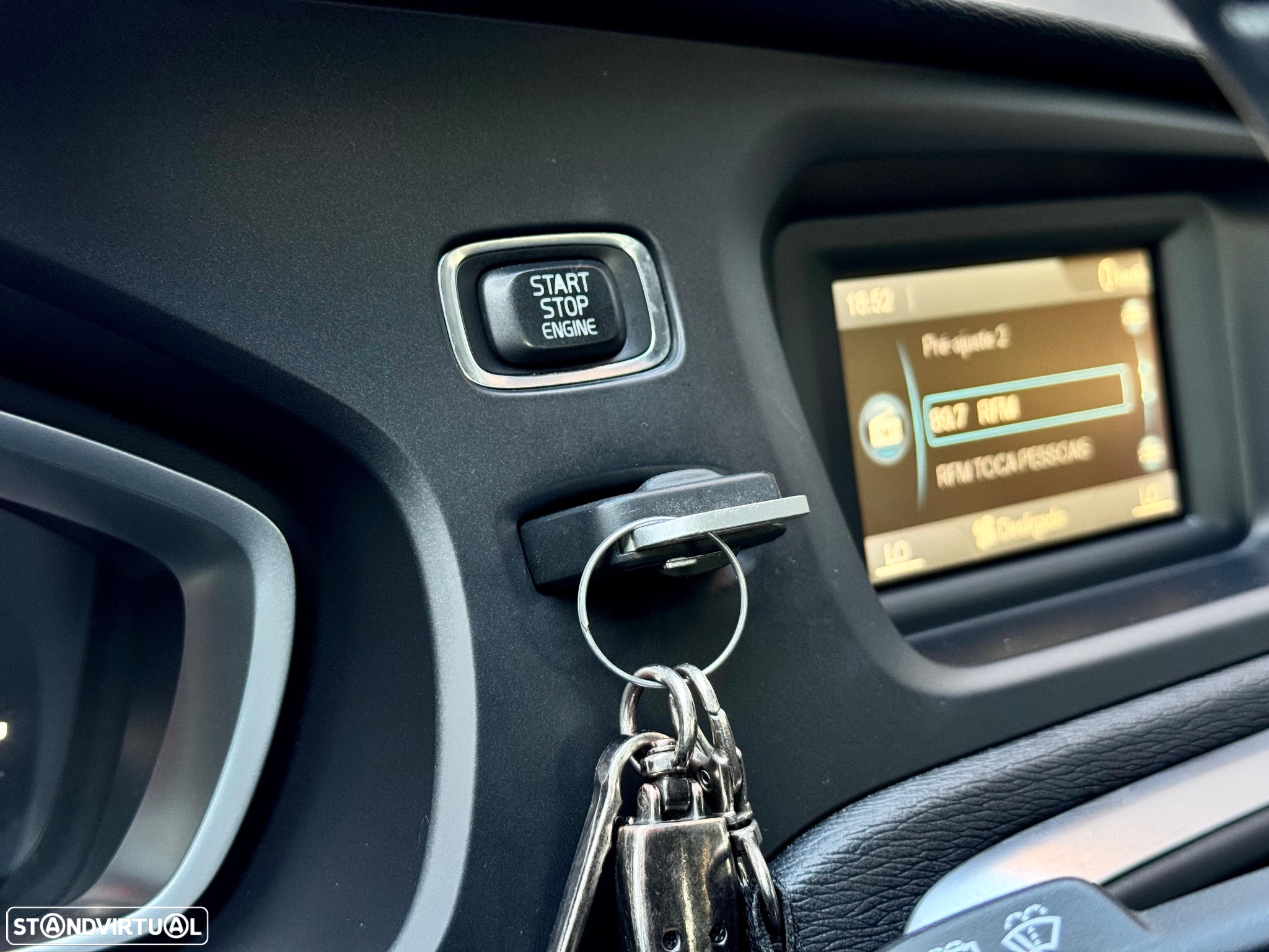 Volvo V40 1.6 D2 R-Design Momentum - 24