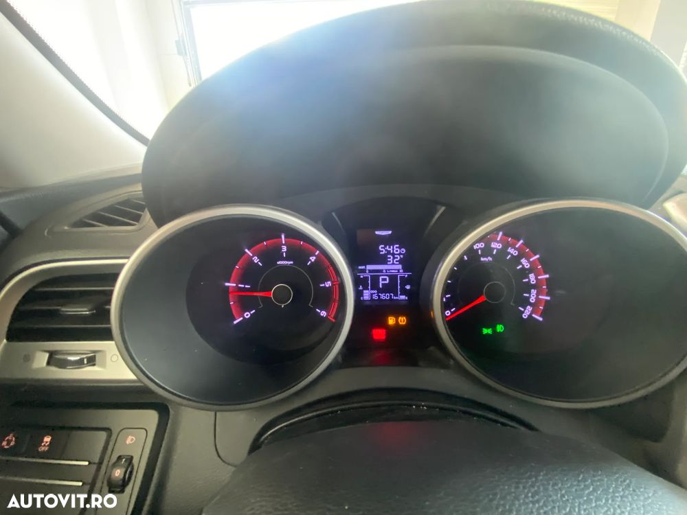 SsangYong Tivoli e-XDi 160 2WD Aut. Sapphire - 16