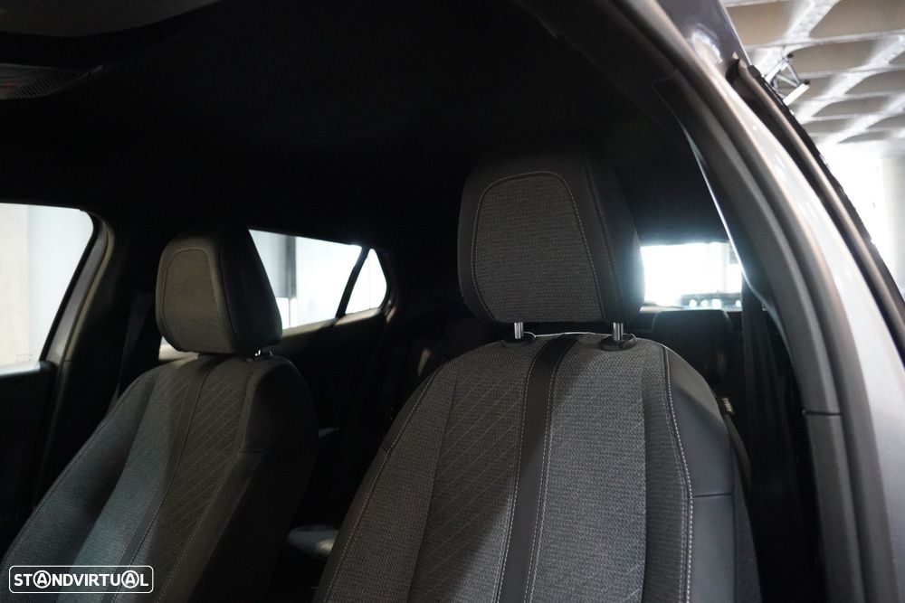 Peugeot 2008 1.2 PureTech Allure - 18