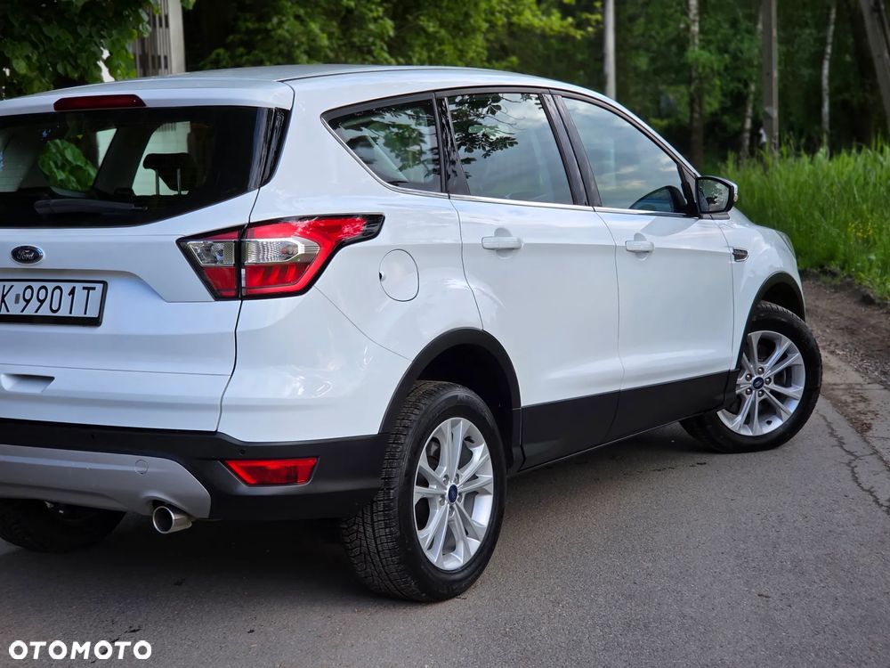 Ford Kuga 2.0 TDCi 2x4 Titanium - 12