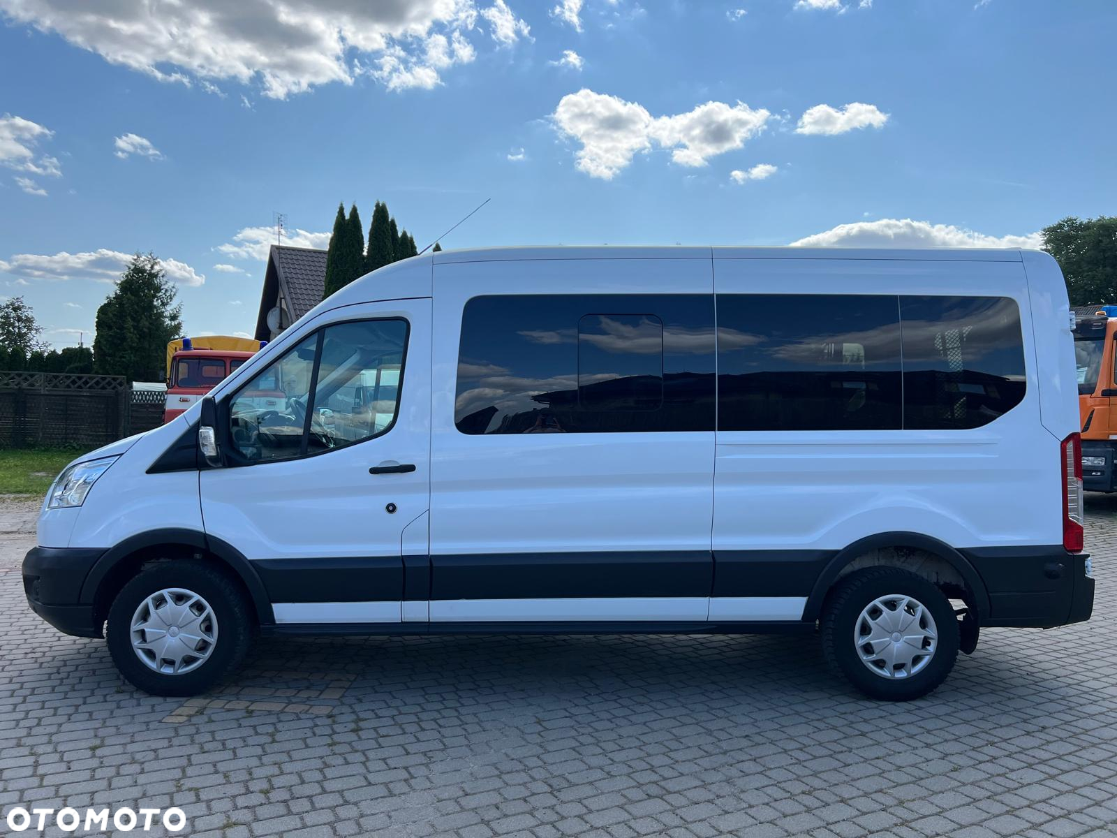 Ford Transit 9 osobowy dla niepełnosprawnych WINDA AMF - 21