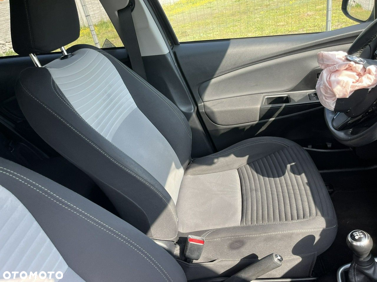 Toyota Yaris - 10