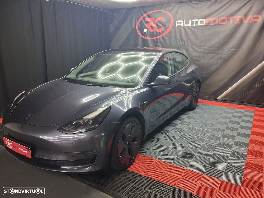 Tesla Model 3 - 3