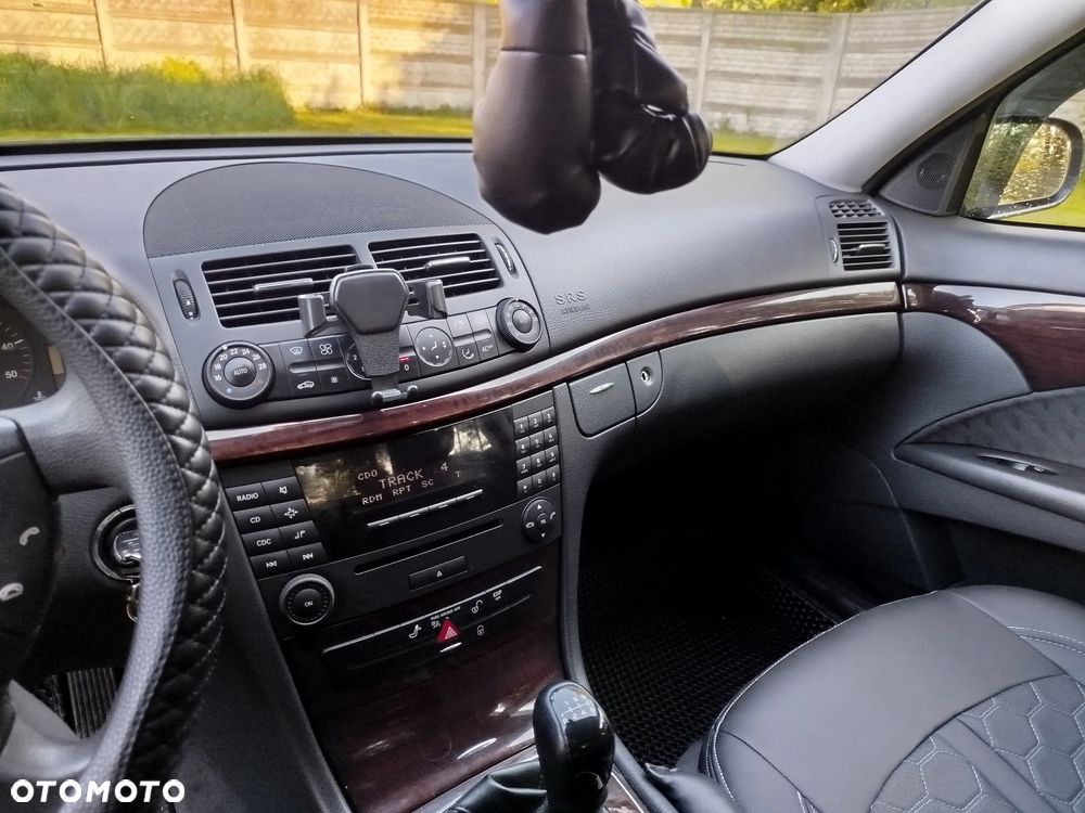 Mercedes-Benz Klasa E 200 CDI Classic - 4