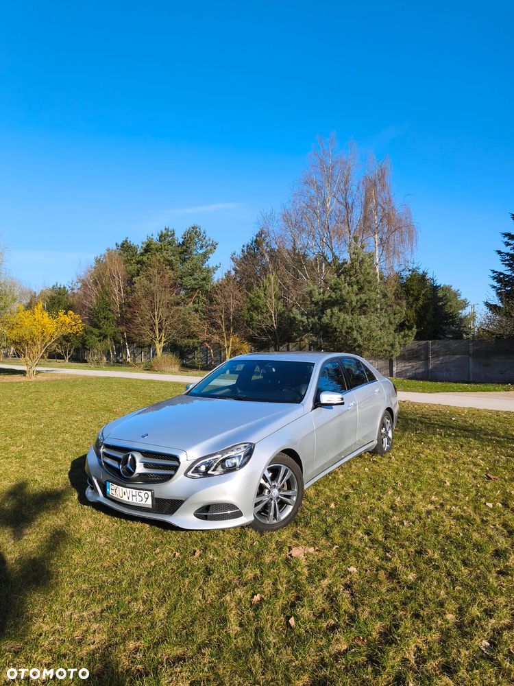 Mercedes-Benz Klasa E 220 CDI DPF BlueEFFICIENCY 7G-TRONIC Elegance - 22