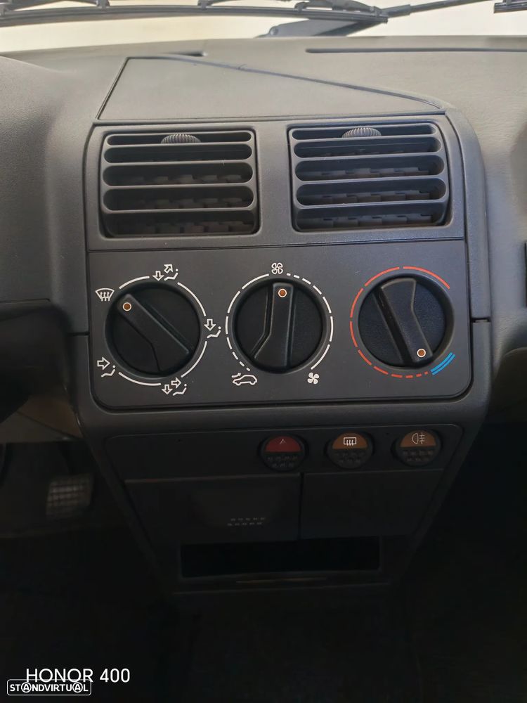 Peugeot 205 1.1 GR - 5