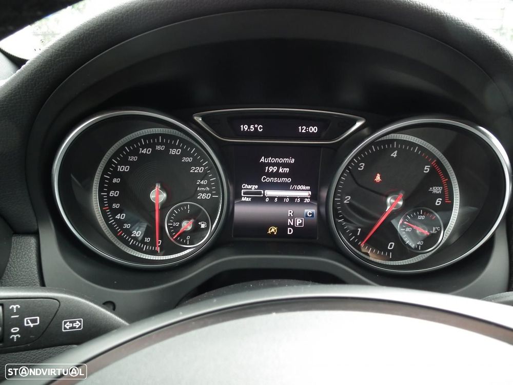 Mercedes-Benz CLA 200 d Shooting Brake AMG Line Aut. - 30