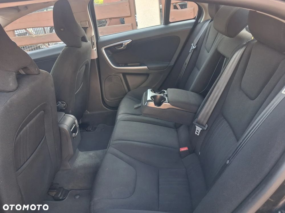 Volvo S60 DRIVe Kinetic - 23