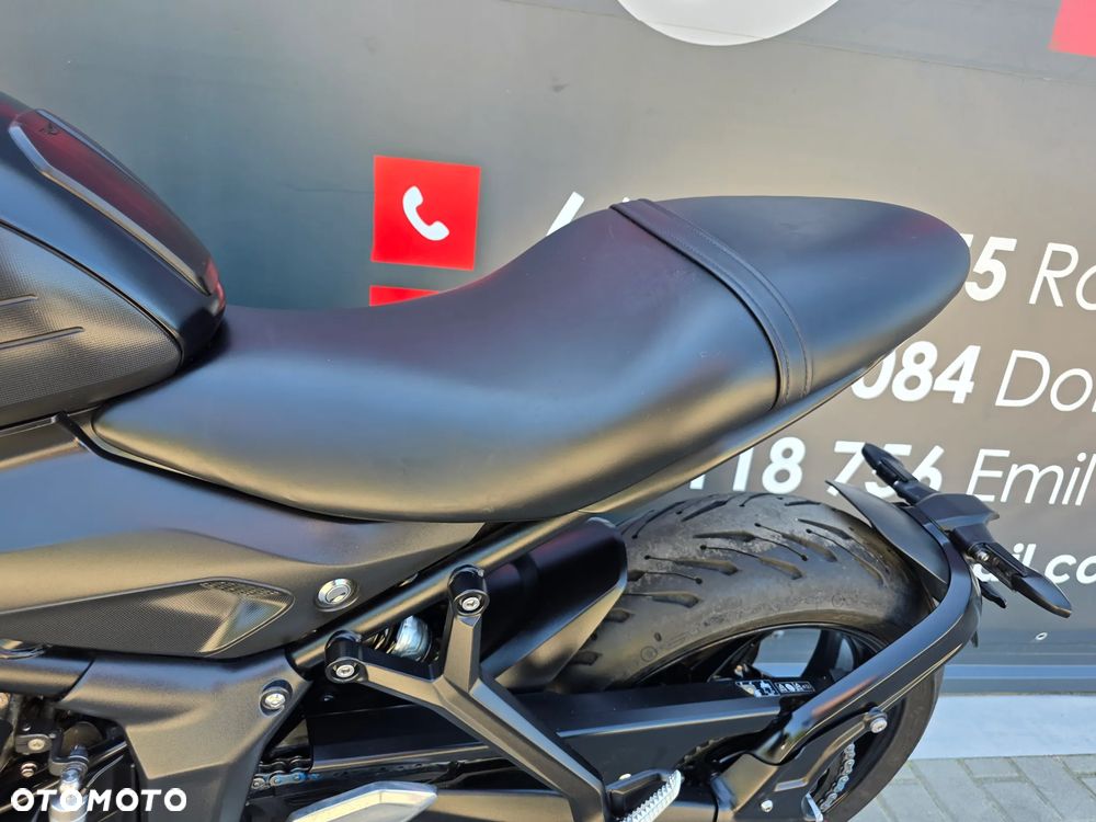 Triumph Trident - 9