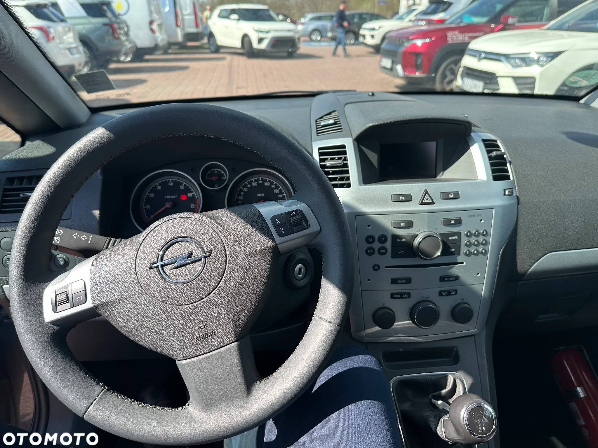 Opel Zafira 1.6 Essentia - 10