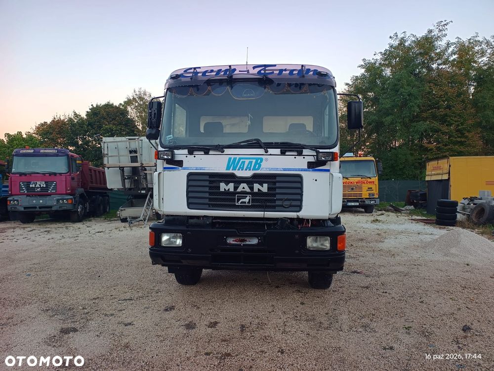 MAN 32372 6x4 - 8