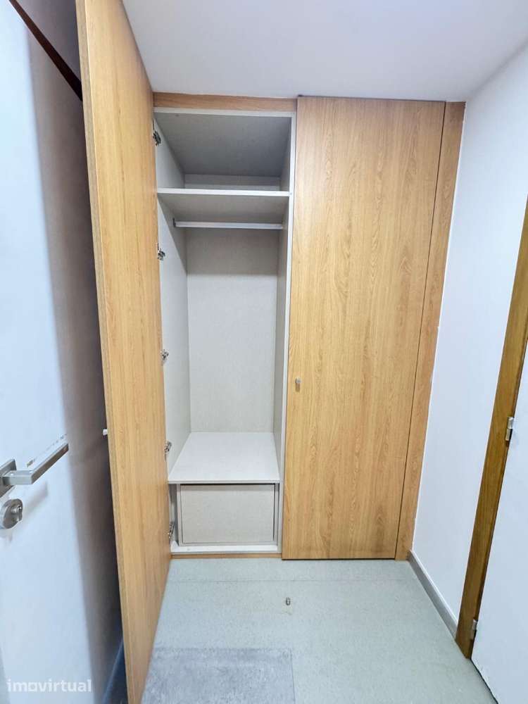 Quarto para estudante ou jovem trabalhadora na Universidade do Minho - Grande imagem: 4/7
