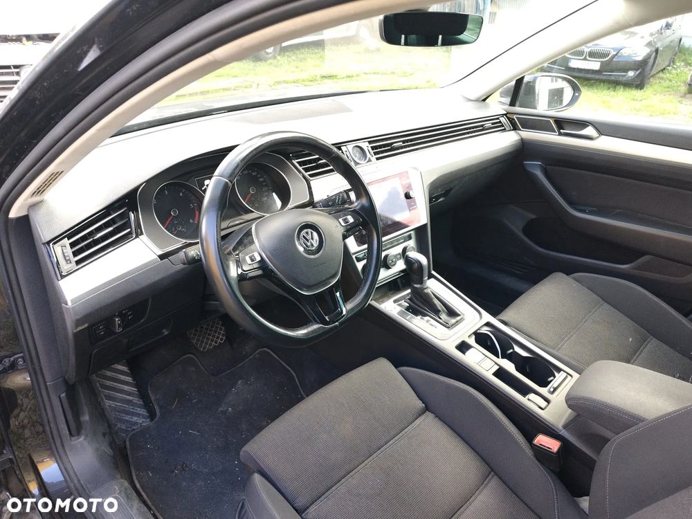 Volkswagen Passat 2.0 TDI SCR DSG Comfortline - 4