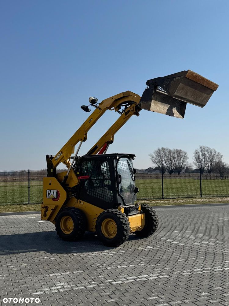 Caterpillar 262D3 - 15