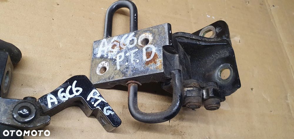 Zawias zawiasy drzwi prawy tył para Audi A6 C6 8E0833412 - 6