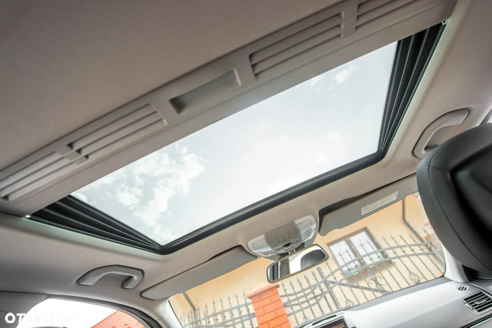 Mercedes-Benz Klasa C 250 CGI Automatik BlueEFFICIENCY Avantgarde - 23