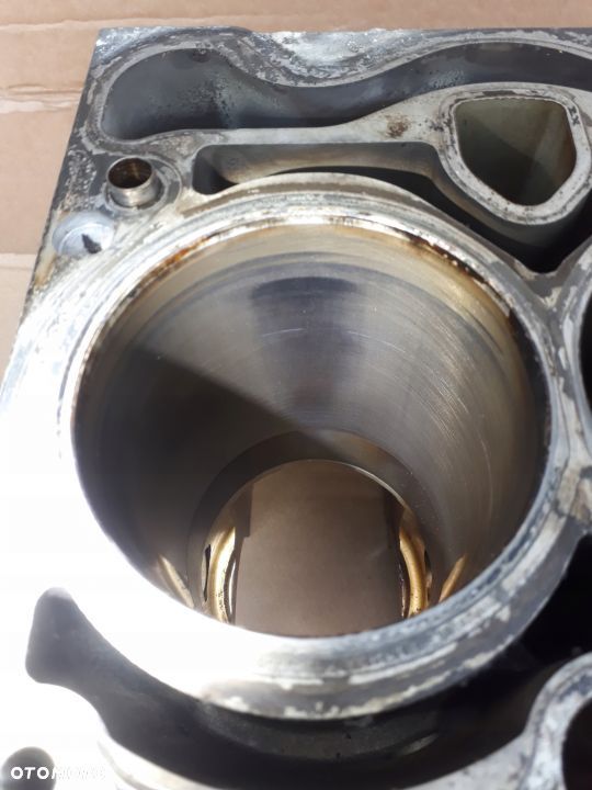 BMW E90 320i 2.0 N43B20A BLOK SILNIKA PODSTAWA - 11