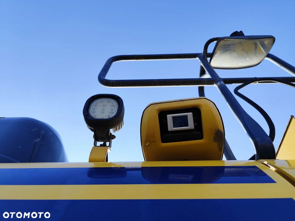 Komatsu PC240LC-11 - 13