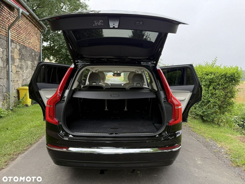 Volvo XC 90 T8 AWD Plug-In Hybrid Core 7os - 37