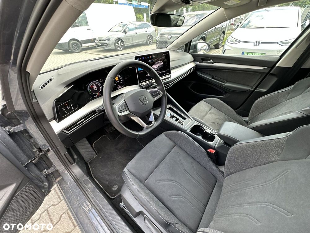 Volkswagen Golf - 10