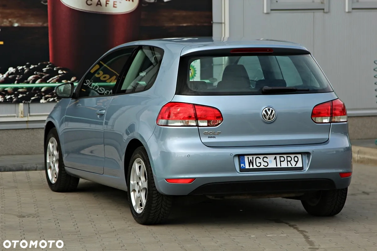 Volkswagen Golf - 6