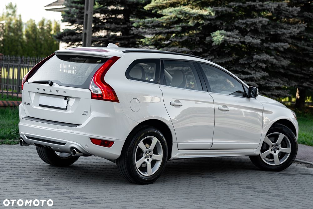 Volvo XC 60 D5 AWD Geartronic Momentum - 11