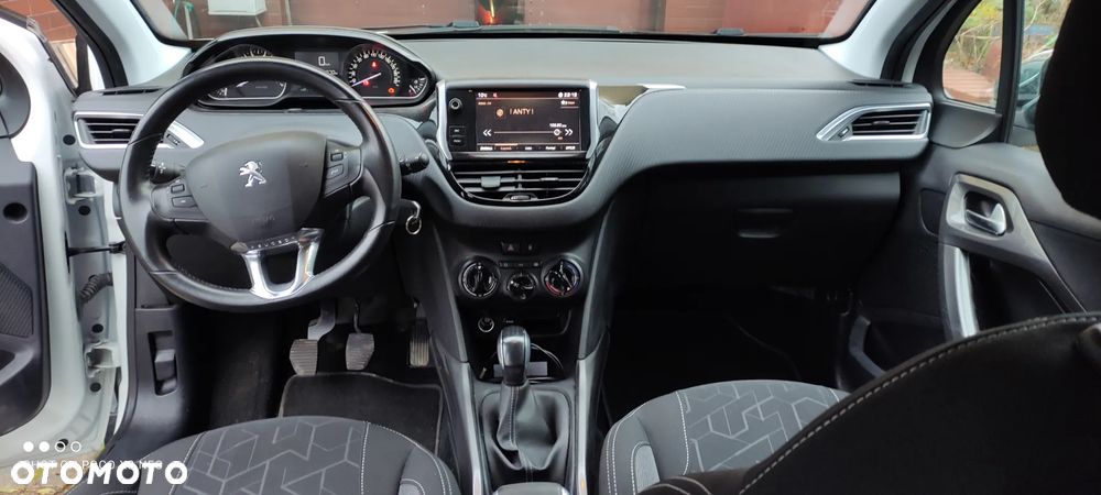 Peugeot 2008 1.2 Pure Tech GPF Style - 9