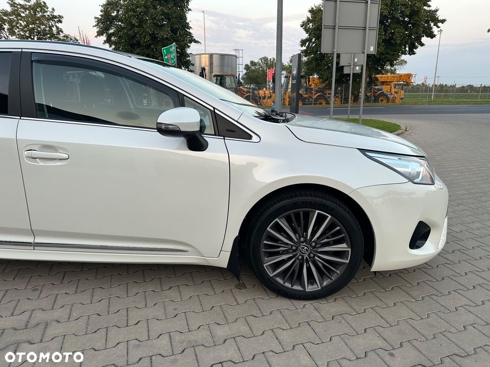 Toyota Avensis Touring Sports 1.8 Comfort - 12