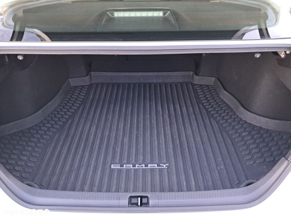 Toyota Camry 2.5 Hybrid Comfort CVT - 12