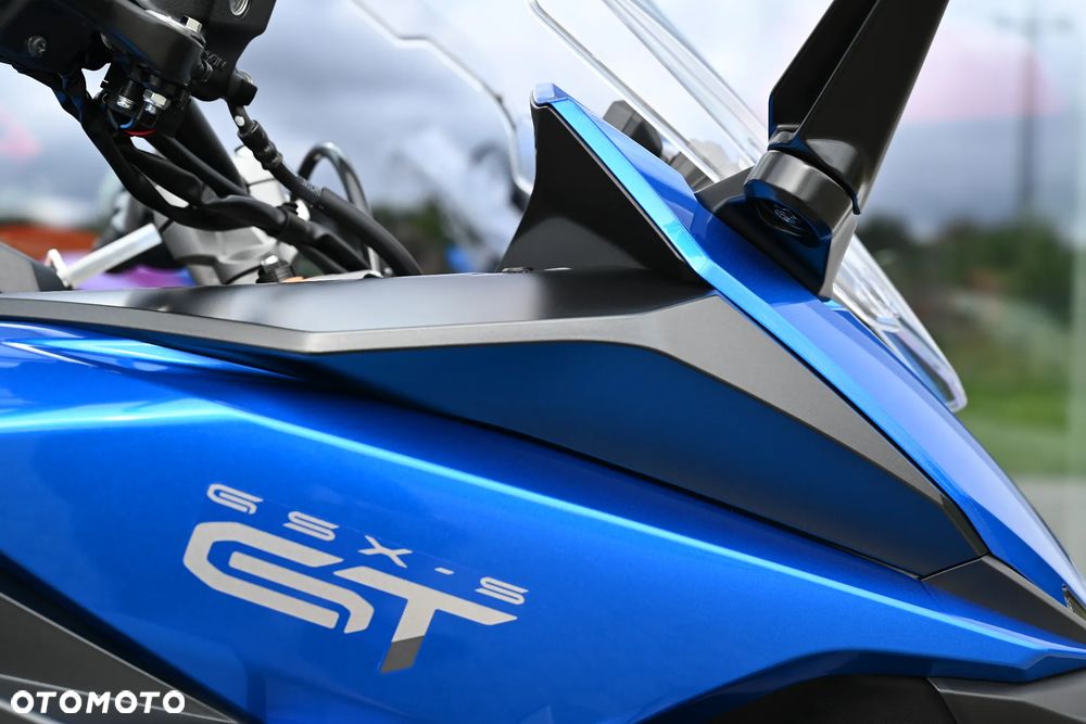 Suzuki GSX 1000 - 23
