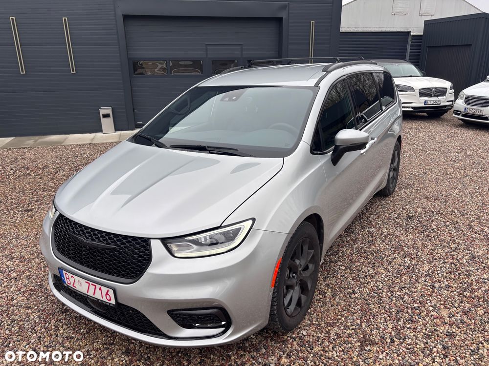 Chrysler Pacifica - 12