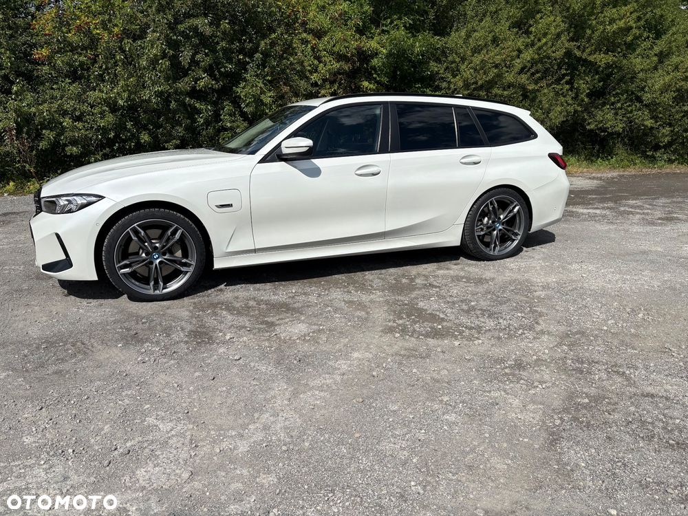 BMW Seria 3 330e M Sport - 10