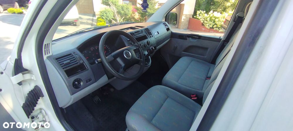 Volkswagen Transporter T5 - 5