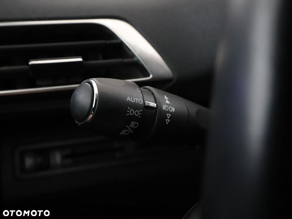 Peugeot 3008 1.5 BlueHDi Allure S&S - 36